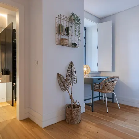 Апартаменти First Avenida