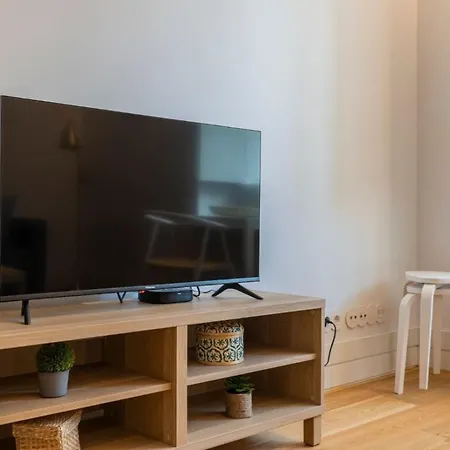 First Avenida Apartamento *