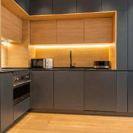 First Avenida Apartament