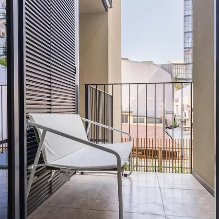 First Avenida Апартаменты