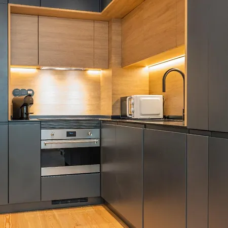 First Avenida * Lisboa