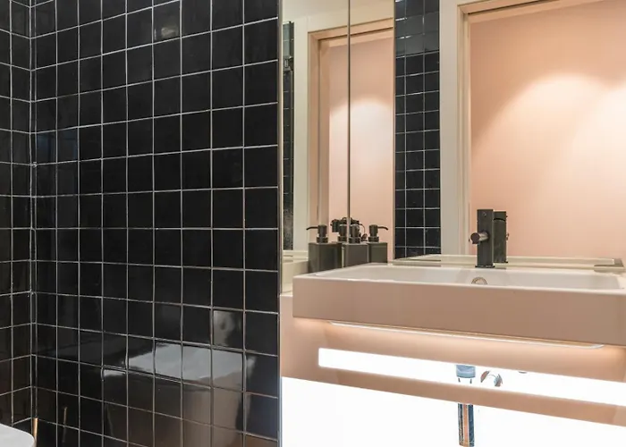 First Avenida * Lisboa