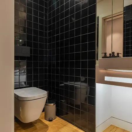 First Avenida Appartement *